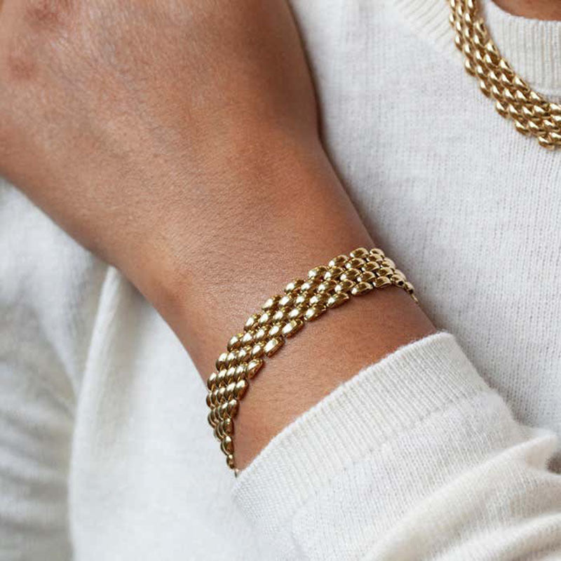 Charming Gold Bracelet for Any Occasion
