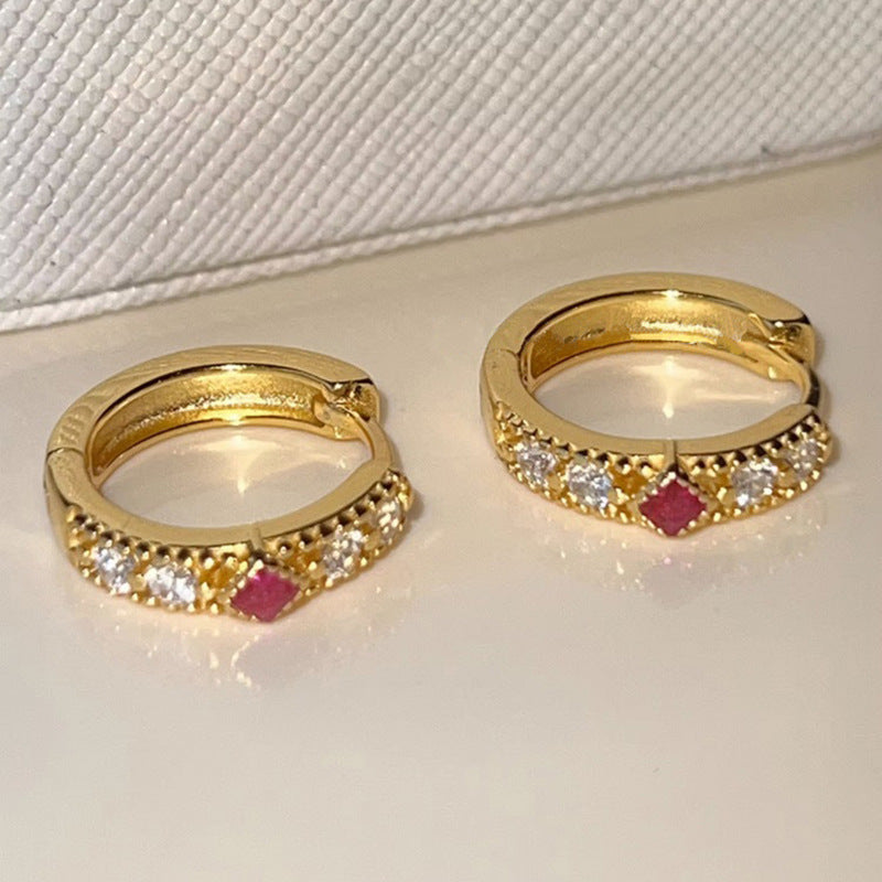 Beautiful Gold Earring with Unique Style