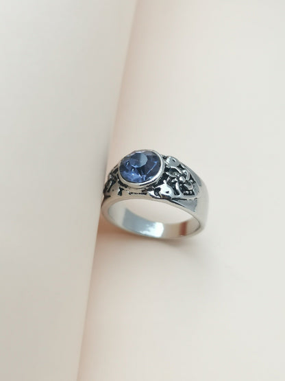 Classic Silver Ring with Timeless Appeal