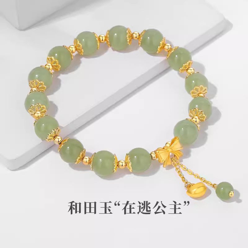 Classic Silver Bracelet with Timeless Appeal