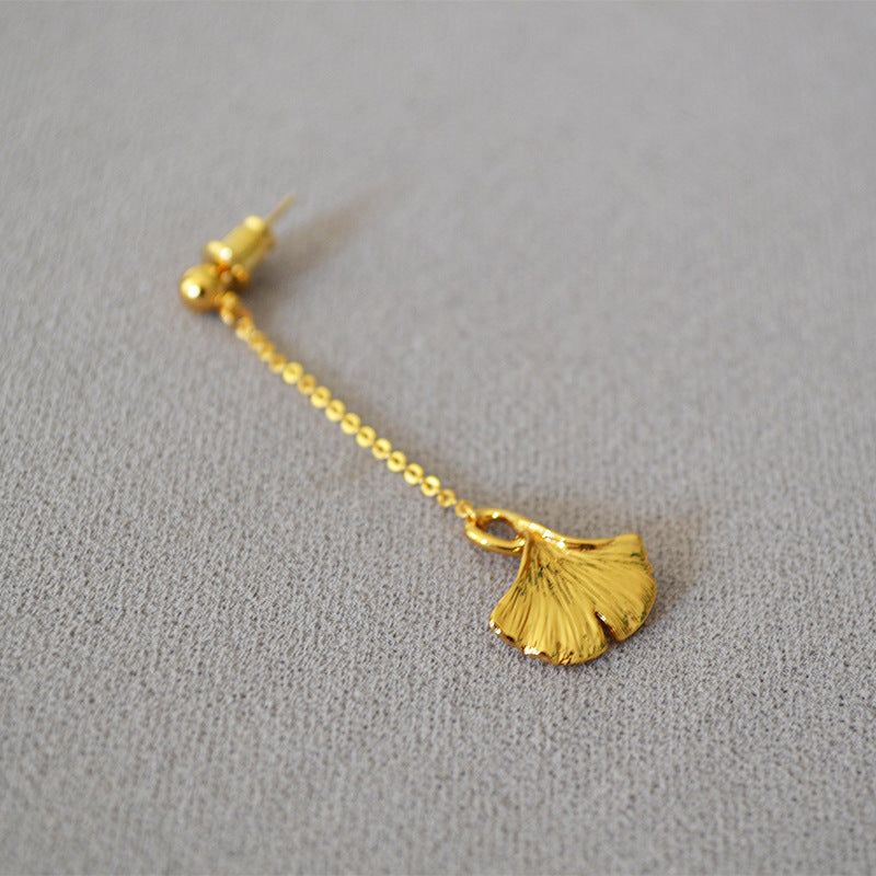 Romantic Gold Earring for Special Moments