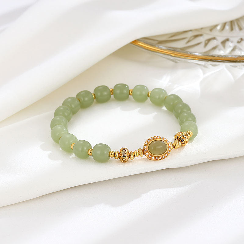 Classic Silver Bracelet with Timeless Appeal