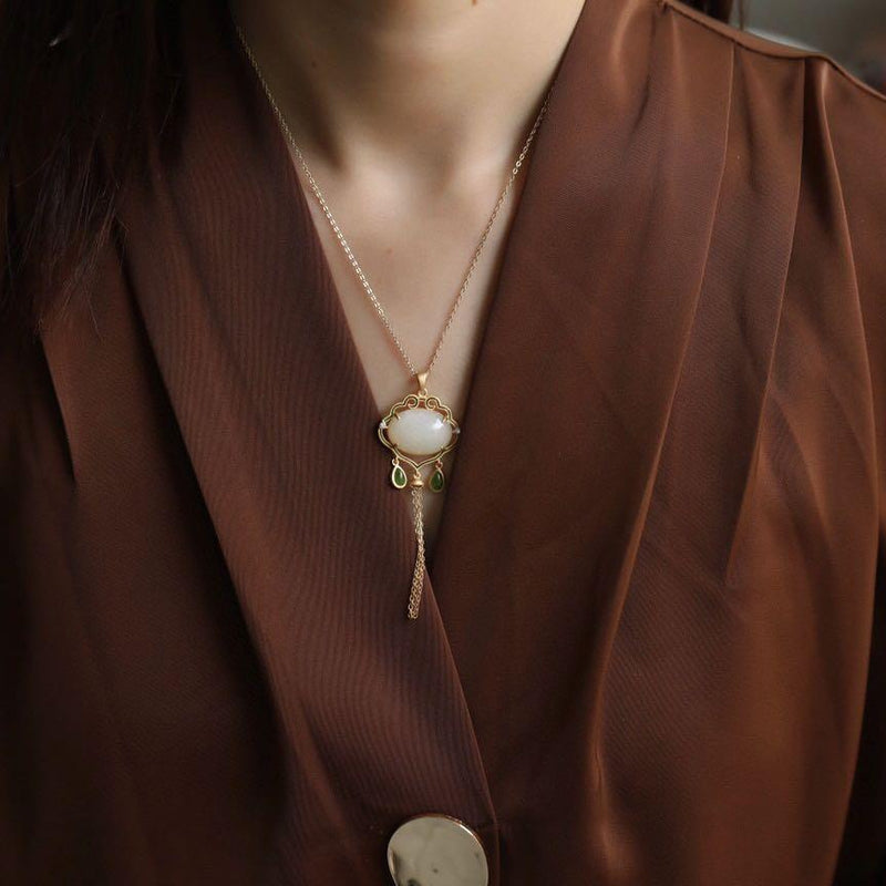 Beautiful Gold Necklace with Unique Style