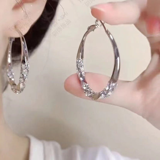 Beautiful Silver Earring with Unique Style