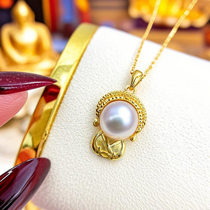 Classic Pearl Necklace with Timeless Appeal