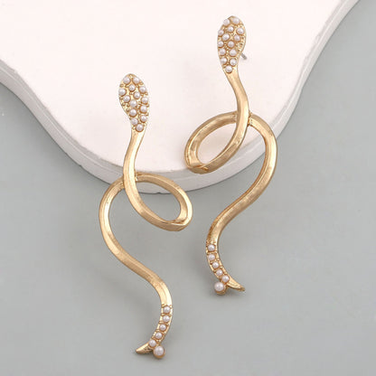 Romantic Pearl Earring for Special Moments