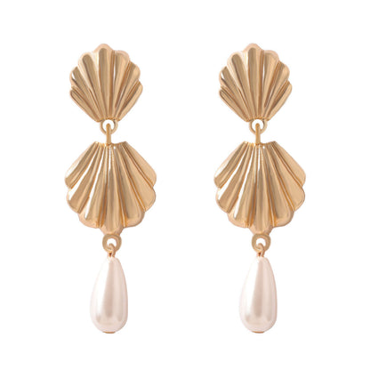 Beautiful Pearl Earring with Unique Style