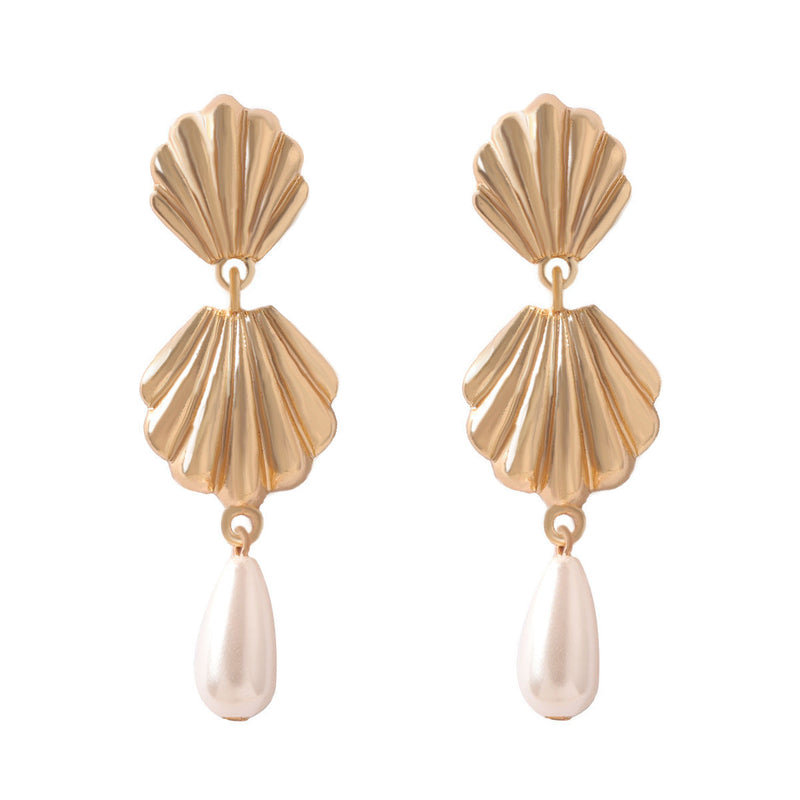 Beautiful Pearl Earring with Unique Style