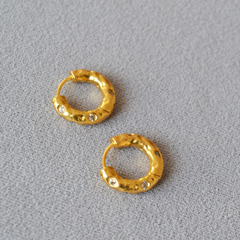 Beautiful Gold Earring with Unique Style