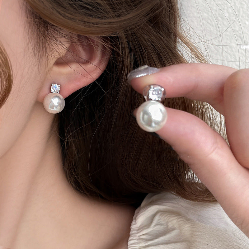 Beautiful Pearl Earring with Unique Style