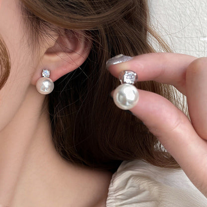 Beautiful Pearl Earring with Unique Style