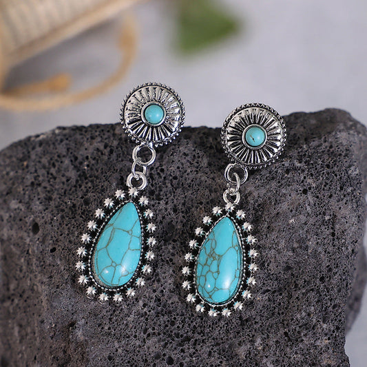 Classic Earring with Timeless Appeal