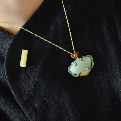 Classic Silver Necklace with Timeless Appeal