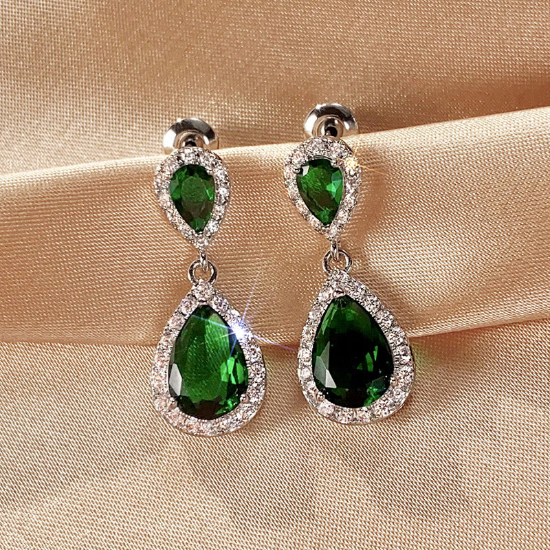Charming Earring for Any Occasion