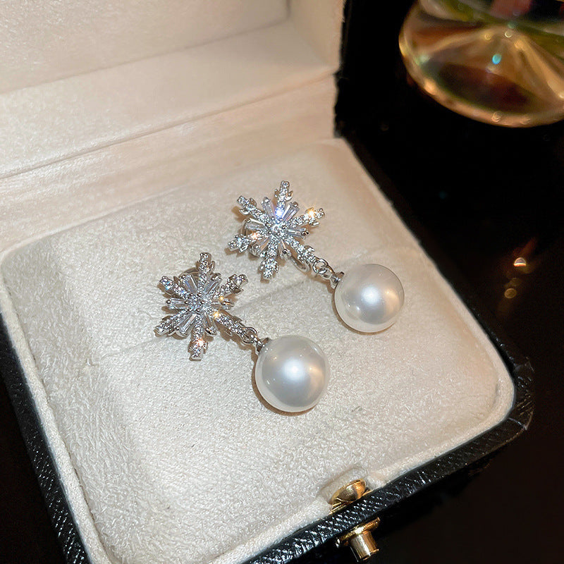 Beautiful Pearl Earring with Unique Style