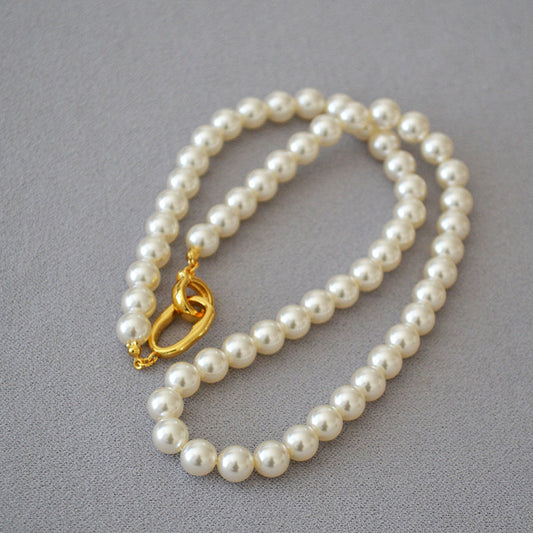 Classic Silver Necklace with Timeless Appeal