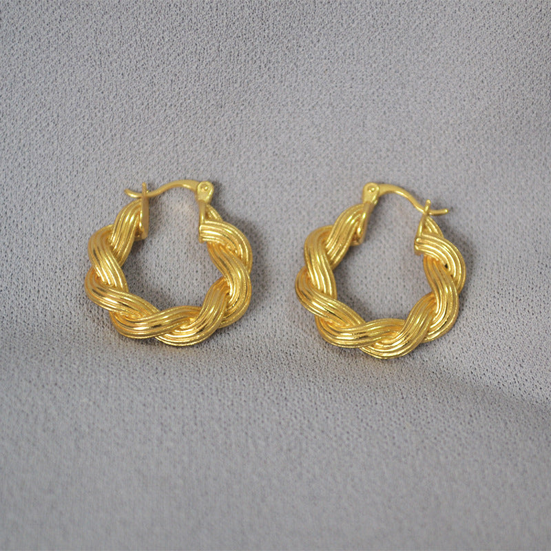 Charming Earring for Any Occasion
