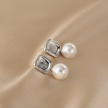 Charming Pearl Earring for Any Occasion