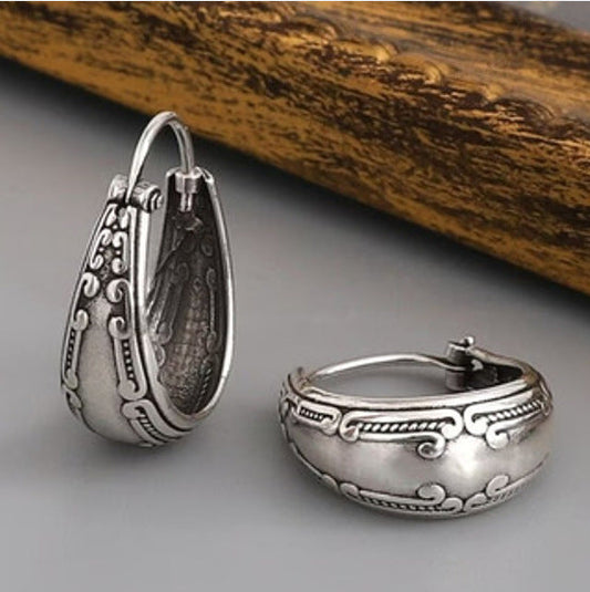 Stunning Earring for Daily Wear