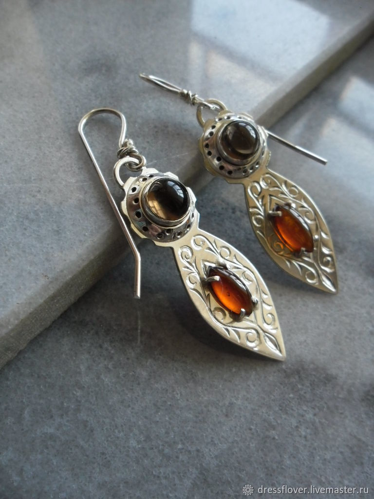 Romantic Silver Earring for Special Moments