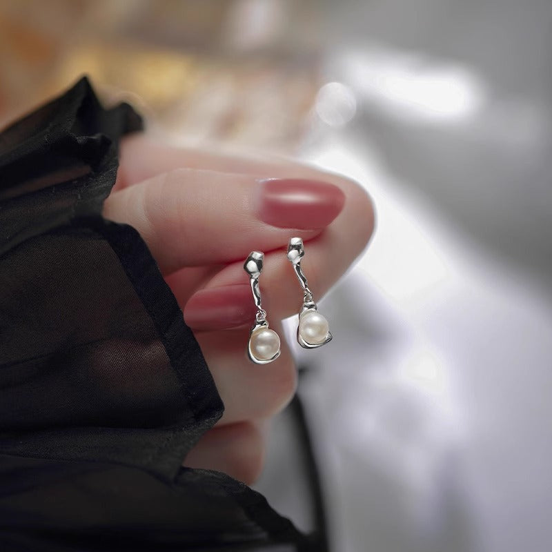 Romantic Pearl Earring for Special Moments