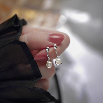 Romantic Pearl Earring for Special Moments