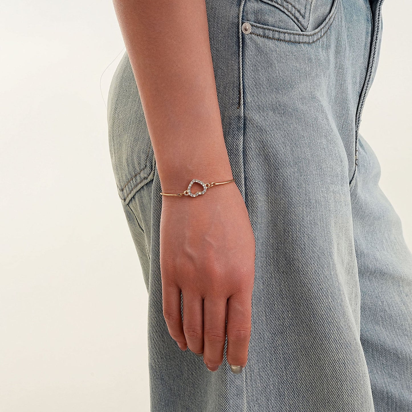 Beautiful Gold Bracelet with Unique Style