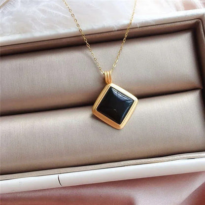Romantic Gold Necklace for Special Moments
