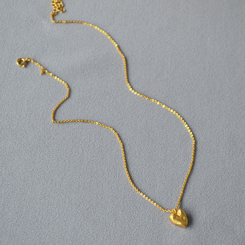 Beautiful Gold Necklace with Unique Style