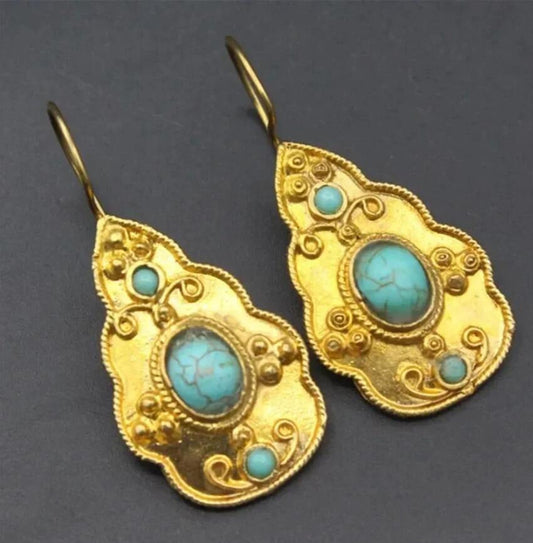 Romantic Silver Earring for Special Moments