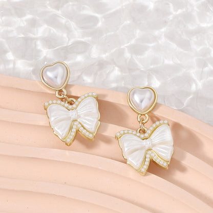 Beautiful Gold Earring with Unique Style