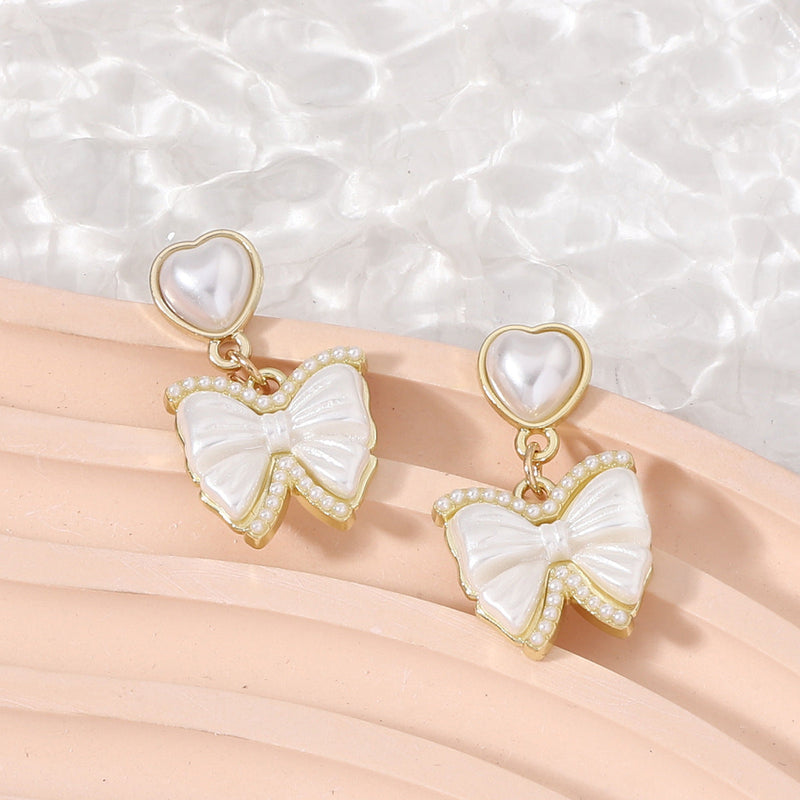 Beautiful Gold Earring with Unique Style