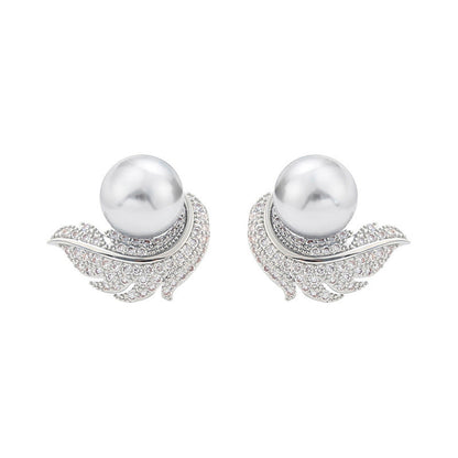 Classic Pearl Earring with Timeless Appeal