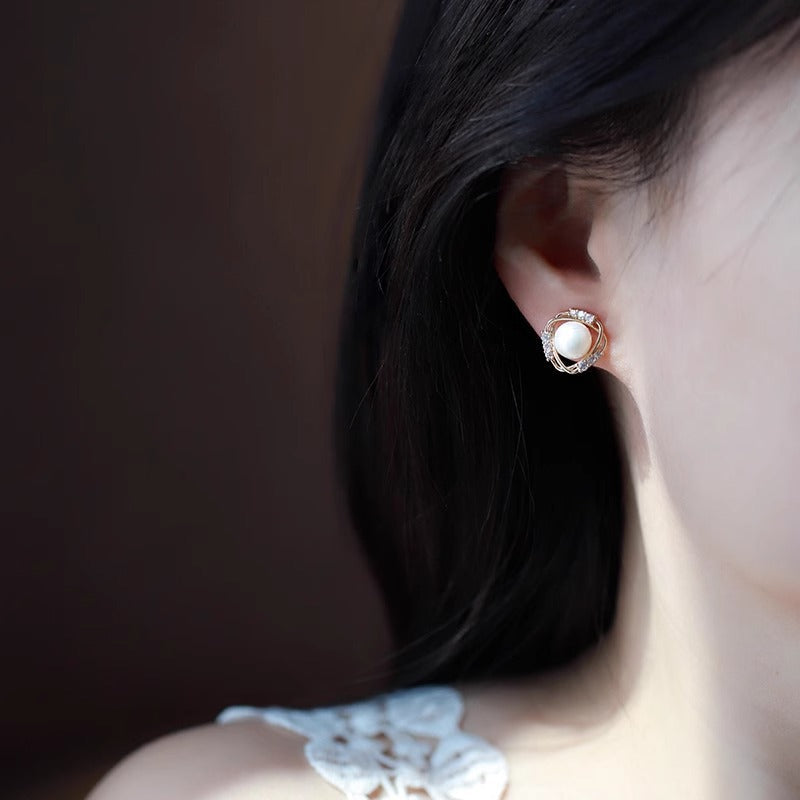 Charming Pearl Earring for Any Occasion