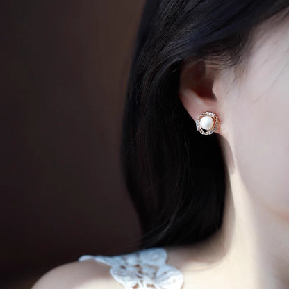 Charming Pearl Earring for Any Occasion