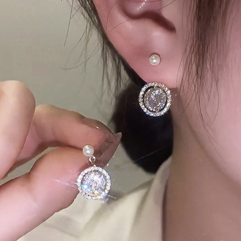 Classic Pearl Earring with Timeless Appeal