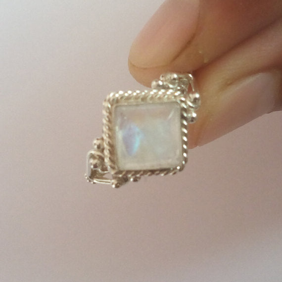 Charming Silver Ring for Any Occasion