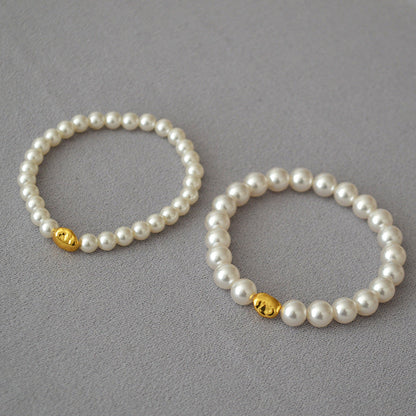 Classic Gold Bracelet with Timeless Appeal