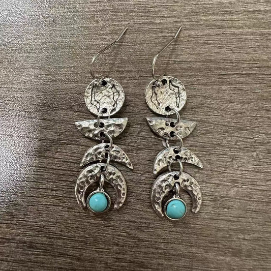 Charming Silver Earring for Any Occasion