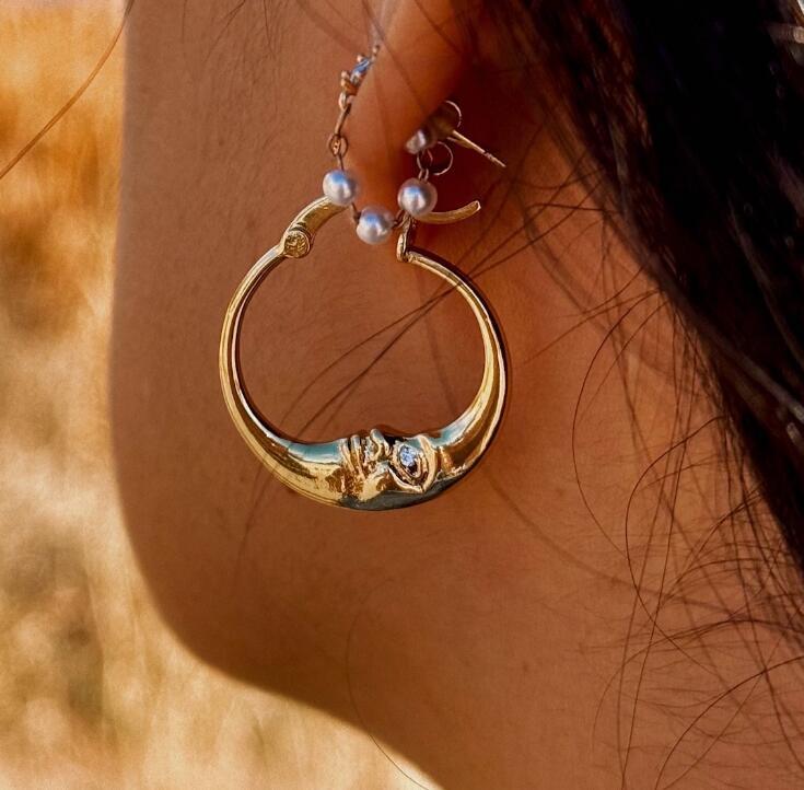 Charming Earring for Any Occasion