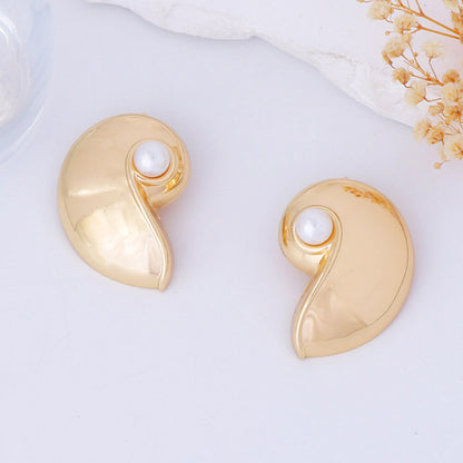 Stunning Pearl Earring for Daily Wear