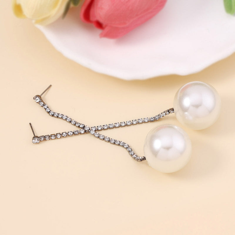 Classic Pearl Earring with Timeless Appeal