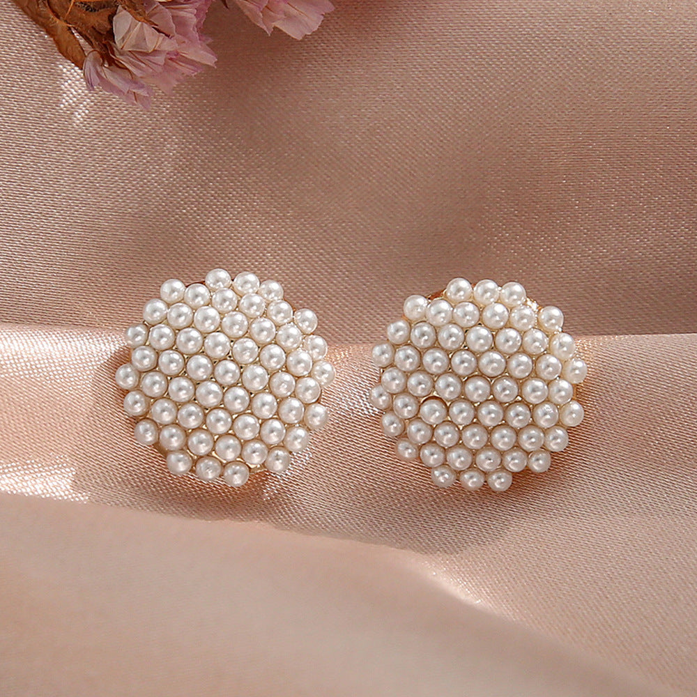 Charming Pearl Piece for Any Occasion