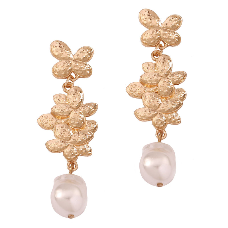 Charming Pearl Earring for Any Occasion