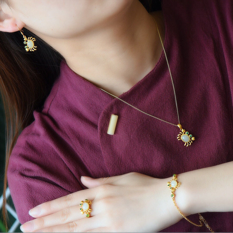 Classic Gold Bracelet with Timeless Appeal