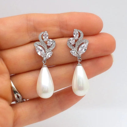 Classic Pearl Earring with Timeless Appeal