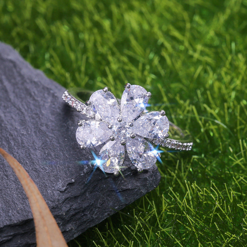Classic Silver Ring with Timeless Appeal
