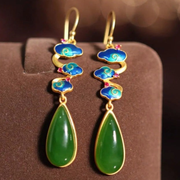 Romantic Gold Earring for Special Moments
