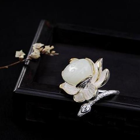 Charming Gold Ring for Any Occasion