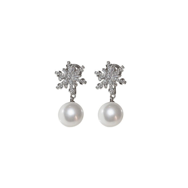 Beautiful Pearl Earring with Unique Style